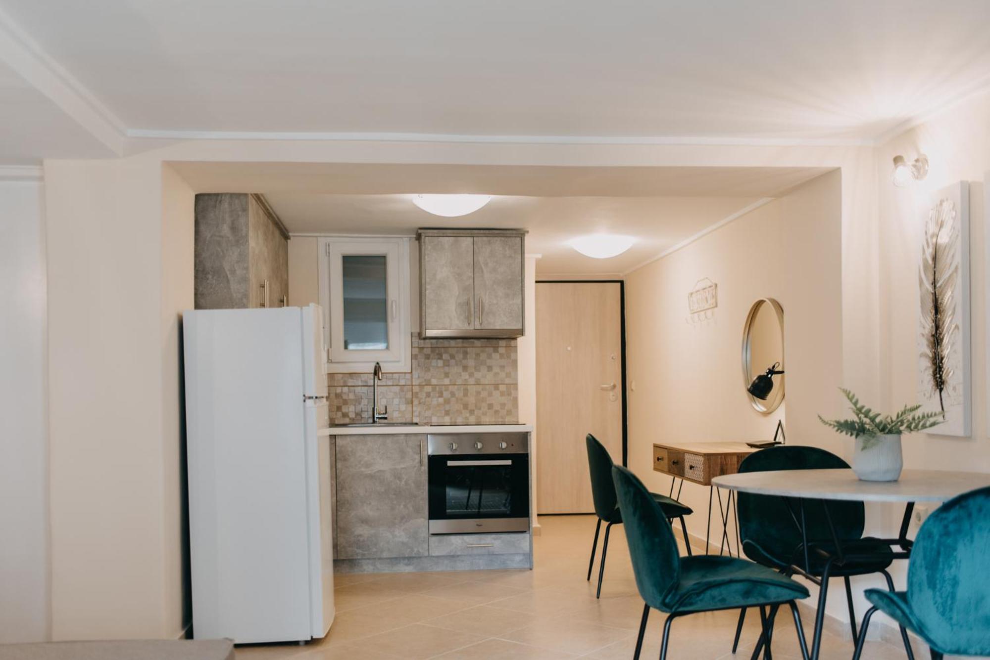 Best House, Central Luxury Apartment, Agiou Nikolaou, Patra エクステリア 写真