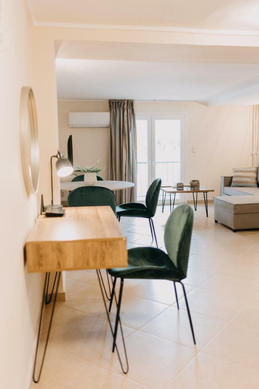 Best House, Central Luxury Apartment, Agiou Nikolaou, Patra エクステリア 写真