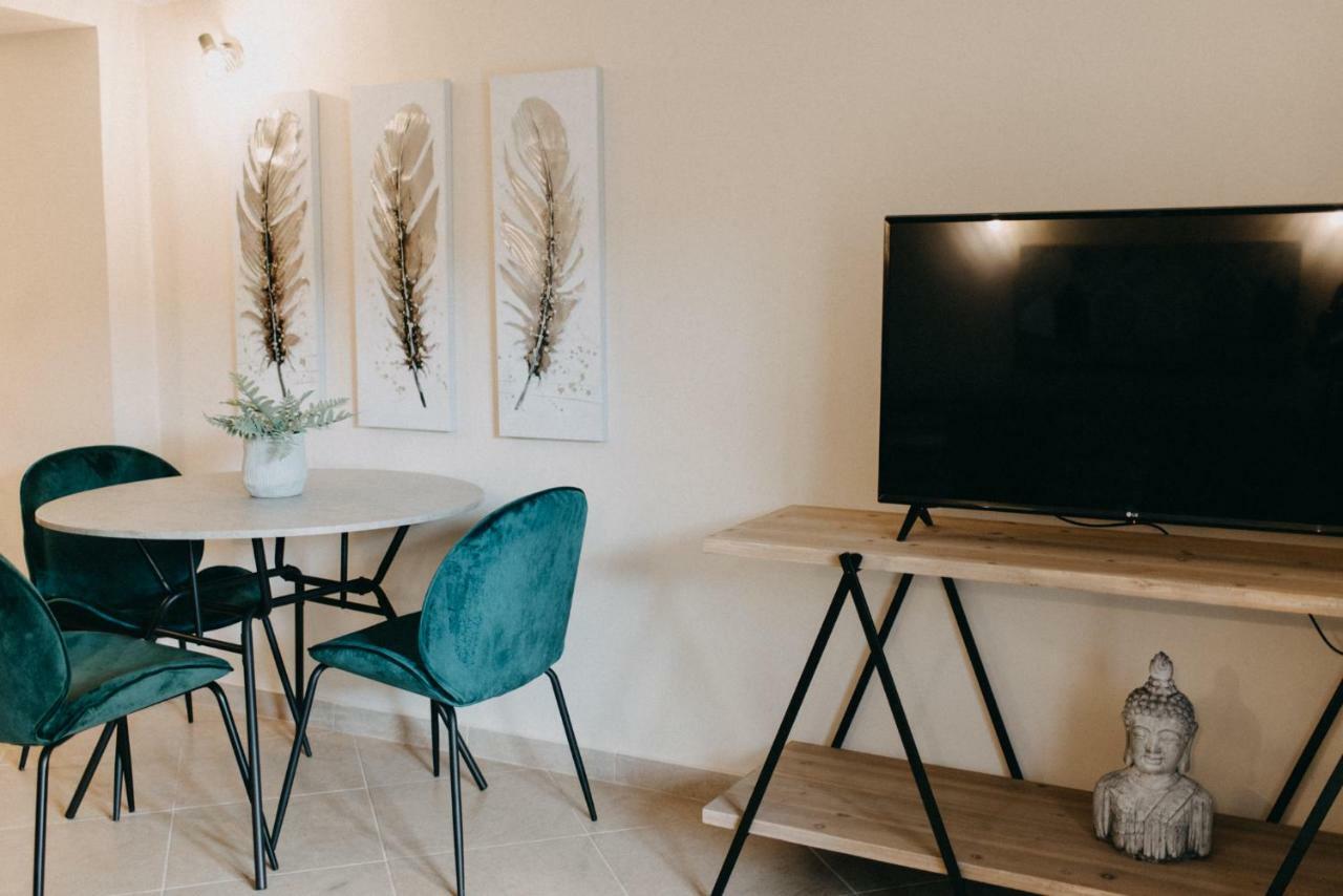 Best House, Central Luxury Apartment, Agiou Nikolaou, Patra エクステリア 写真