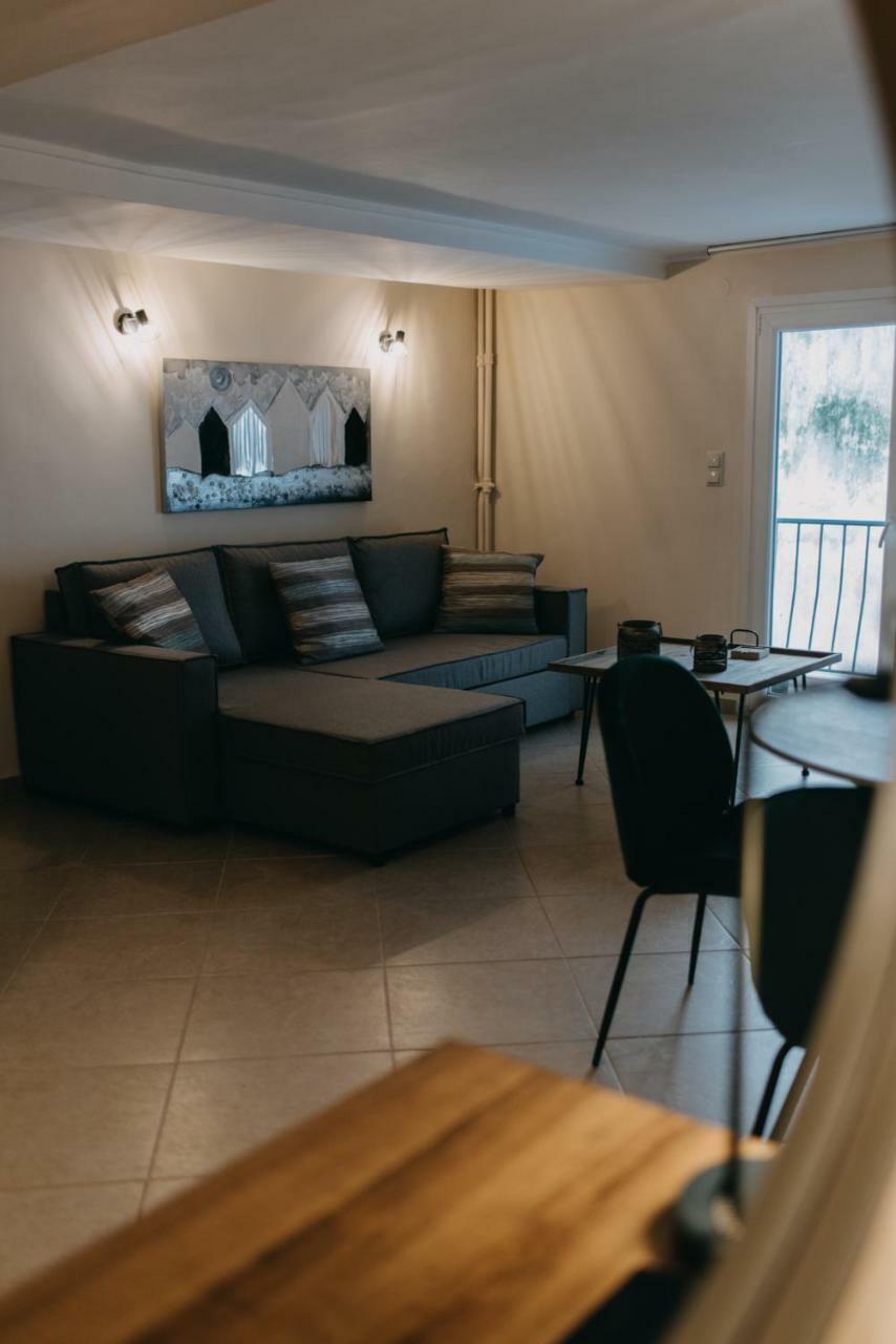 Best House, Central Luxury Apartment, Agiou Nikolaou, Patra エクステリア 写真